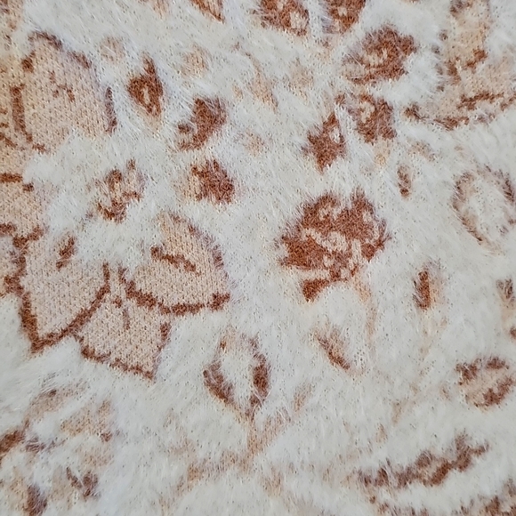 Sweater - Picture 11 of 16